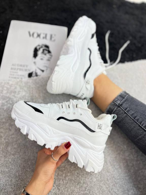 photo_2025-02-07_14-07-44 کتونی فشن نگینی 32255 - تصویر 1