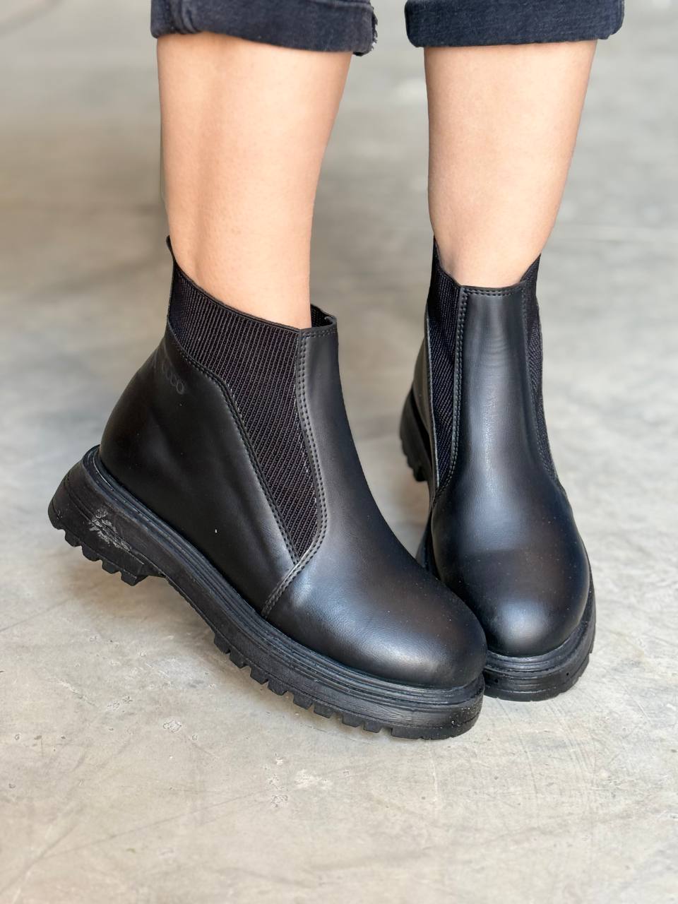 photo_2025-11-20_20-26-07 نیم بوت بغل کش اکو 33255 - تصویر 1